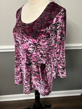Decree Pink and Black Velvet Scoop Neck Tunic